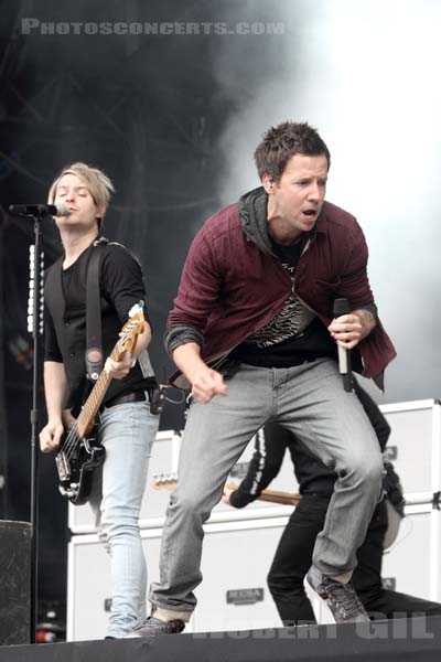 SIMPLE PLAN - 2011-08-28 - SAINT CLOUD - Domaine National - Grande Scene - 